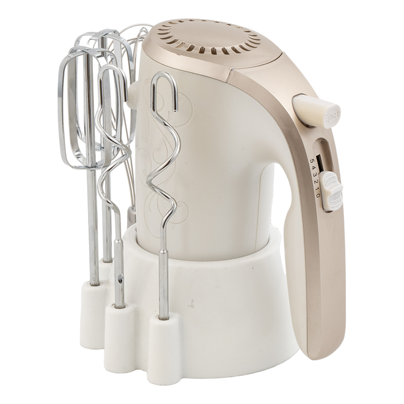 Co byste měli vědět, než si koupíte ruční mixér na smetanu, podmáslí a každodenní pečení?